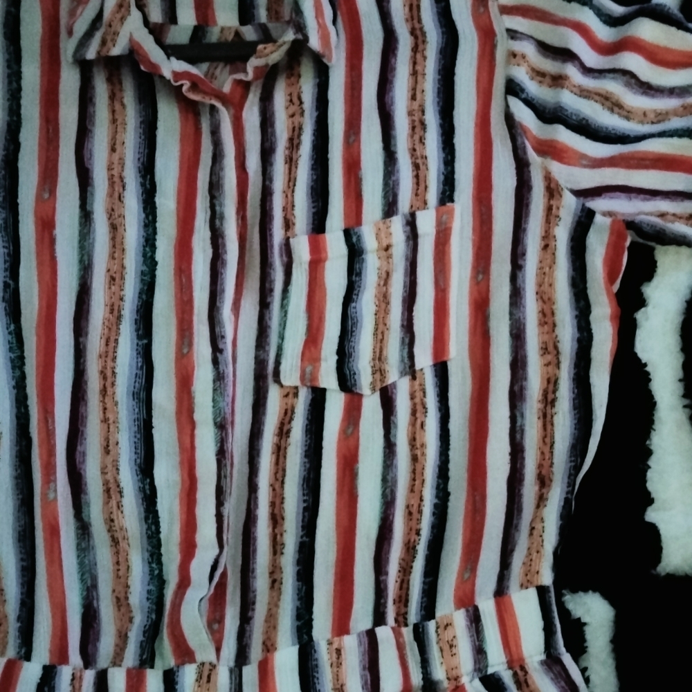 Davi & Dani (Size M) Multicolor Stripe Print Butt… - image 4